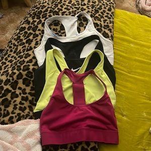 bundle of 4 used nike bras xs/s